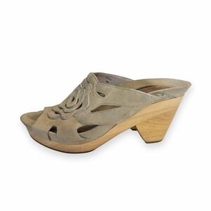 Earthies Tropez Leather Clog Sandals With Flower Detail Women's Size 9 In Nude